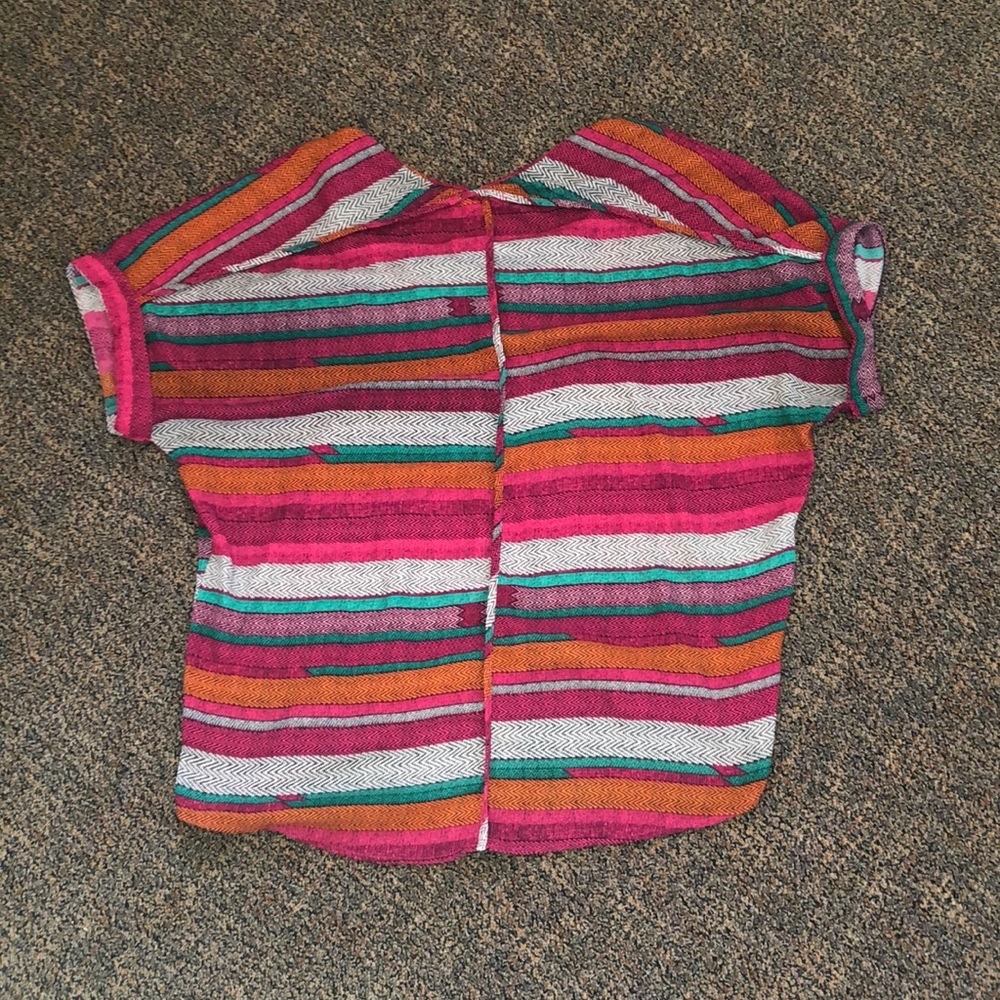 Flowing Patterned Top - Picture 3 of 4